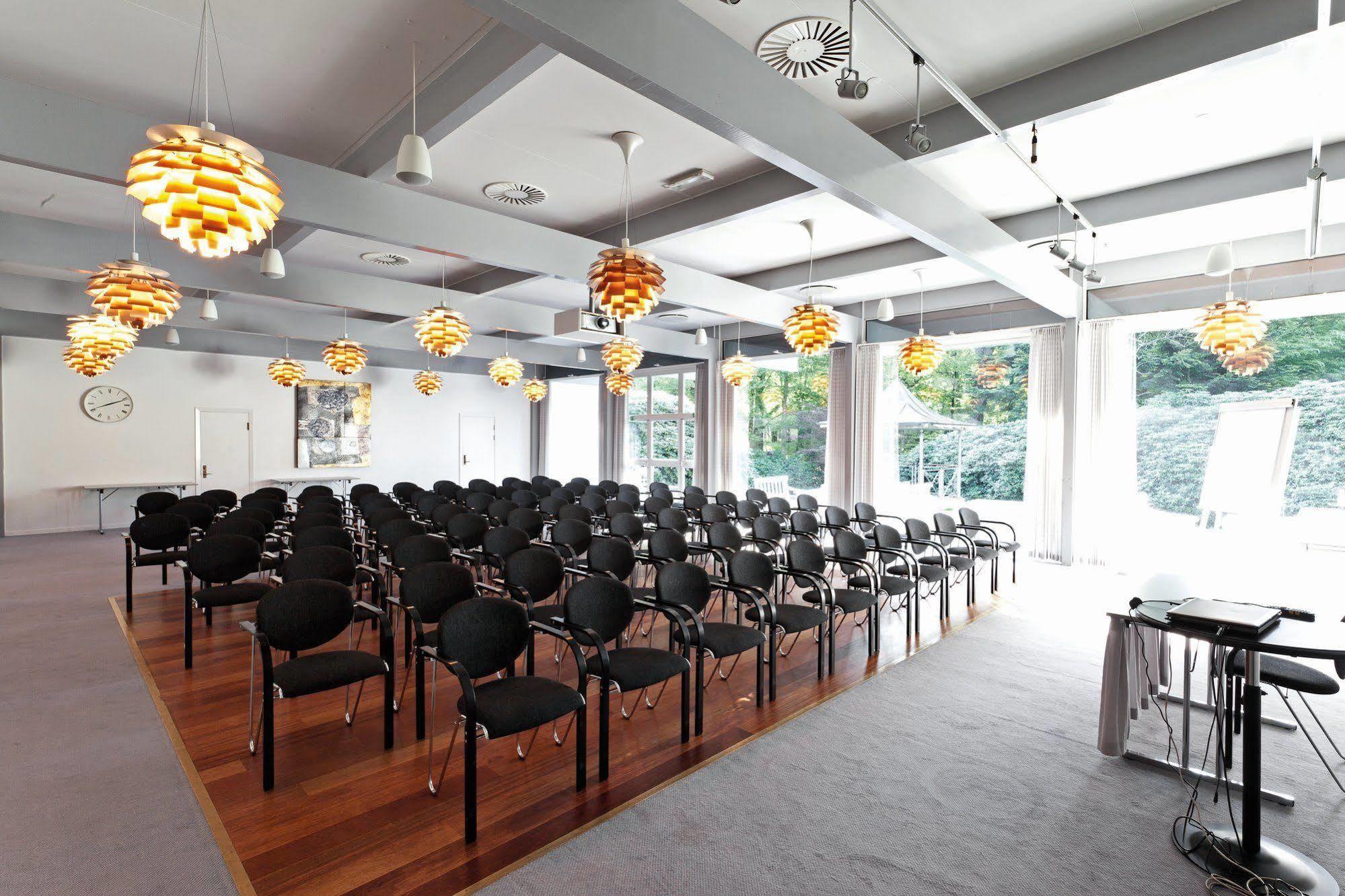 Skarrildhus Sinatur Hotel & Konference Экстерьер фото